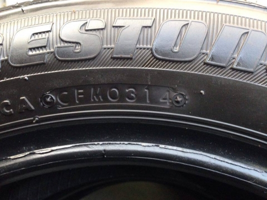 ยาง Bridgstone 185-60-15 ปี 14 ครบชุด 4 เส้น 3000  สภาพสวยๆดอกยางนิ่มๆไม่มีปะไม่บวมเอาไปวิ่งกันยาวๆราคาเบาๆค่ะ