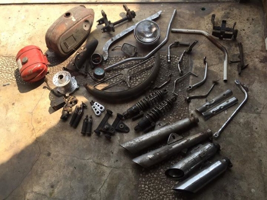 โละ ทั้งกองเหมาๆ อะไหล่mocyc แนวๆ