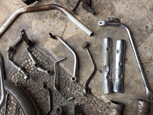 โละ ทั้งกองเหมาๆ อะไหล่mocyc แนวๆ