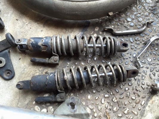 โละ ทั้งกองเหมาๆ อะไหล่mocyc แนวๆ