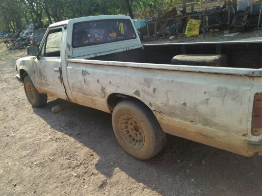 ขายกะบะดัทสัน 28000 บาท เครื่องดี 089-5498253