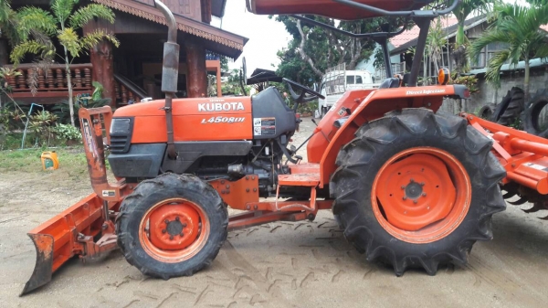 ขายรถไถ KUBOTA L 4508 Di สภาพดีเดิมๆพร้อมใช้งาน อุปกรณ์ครบ 3 ชิ้นมีพร้อมดันหน้า ผานพรวนและ โรตารี่ ขายรถไถ KUBOTA L 4508 Di สภาพดีเดิมๆพร้อมใช้งาน อุปกรณ์ครบ 3 ชิ้นมีพร้อมดันหน้า ผานพรวนและ โรตารี่