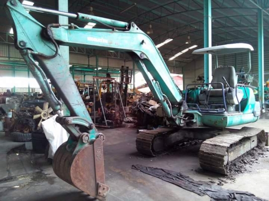 ขายรถแบคโฮ komatsu pc40-7E เอกสารอินวอยด์ พร้อ มใช้