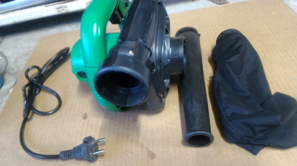 โบเวอร์ ดูด - เป่าลม  มีปุ่มหมุนปรับความเร็ว ปรับแรงลม ใช้ในงานดูดหรือส่งฝุ่น ยาง, ก๊าซ, ข้าว, เมล็ดพืช, เศษวัสดุต่าง ๆ (มีแค่ 5 ตัว )