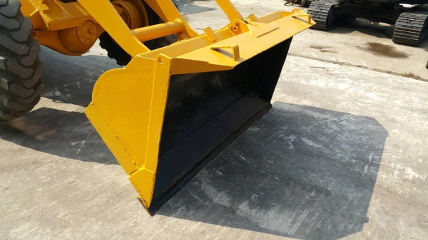 ขาย รถตักล้อยาง FURUKAWA รุ่น FL60A มือสองญี่ปุ่น ตักได้ 1คิว สองเพลา เอวอ่อน เกียร์ครัช พร้อมหัวเก๋ง พร้อมใช้งาน มือถือ/LINE ID : 0818753444 ขาย รถตักล้อยาง FURUKAWA รุ่น FL60A มือสองญี่ปุ่น ตักได้ 1คิว สองเพลา เอวอ่อน เกียร์ครัช พร้อมหัวเก๋ง พร้อมใช้งาน มือถือ/LINE ID : 0818753444