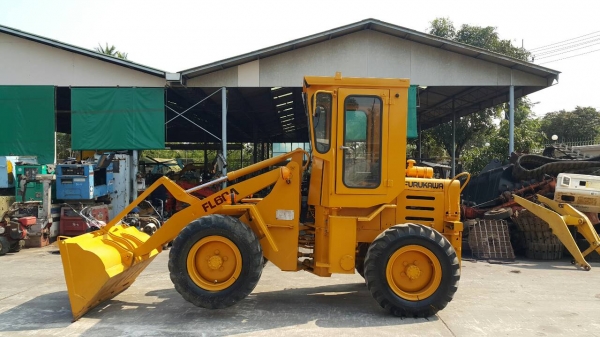 ขาย รถตักล้อยาง FURUKAWA รุ่น FL60A มือสองญี่ปุ่น ตักได้ 1คิว สองเพลา เอวอ่อน เกียร์ครัช พร้อมหัวเก๋ง พร้อมใช้งาน มือถือ/LINE ID : 0818753444 ขาย รถตักล้อยาง FURUKAWA รุ่น FL60A มือสองญี่ปุ่น ตักได้ 1คิว สองเพลา เอวอ่อน เกียร์ครัช พร้อมหัวเก๋ง พร้อมใช้งาน มือถือ/LINE ID : 0818753444