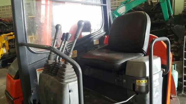ขาย รถขุด KUBOTA  รุ่น RX502 มือสองญี่ปุ่น แทรกเหล็ก บูมสไลด์ สลักแน่น ทั้งคัน  คอนโทรลสั้น ทำงานไว สวยพร้อม ใช้งาน มือถือ/LINE ID : 0818753444