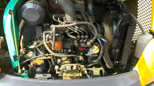 ขาย รถขุด KOMATSU รุ่น PC20-7- มือสองญี่ปุ่น แทรกเหล็ก สลักแน่นทั้งคัน พร้อมใช้งาน มือถือ/LINE ID : 0818753444