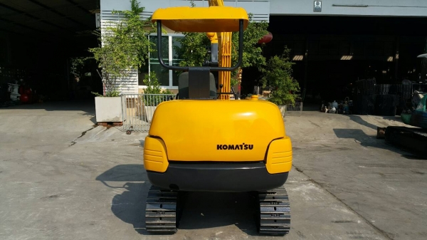ขาย รถขุด KOMATSU รุ่น PC20-7- มือสองญี่ปุ่น แทรกเหล็ก สลักแน่นทั้งคัน พร้อมใช้งาน มือถือ/LINE ID : 0818753444