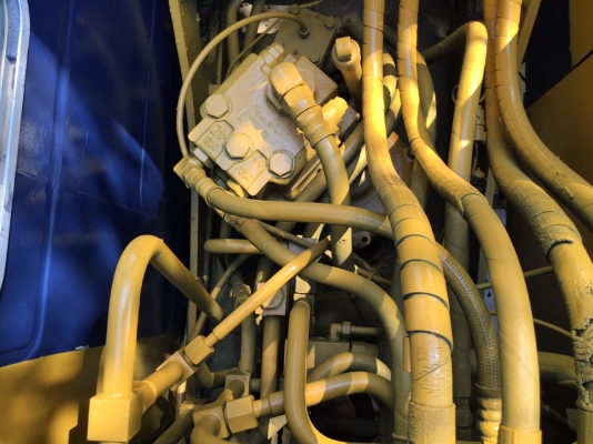 ขาย KOMATSO  PC60-5  รถสวยสภาพพร้อมใช้  มีเอกสาร   สนใจโทร 089-7462641  สุวรรณีจ้า