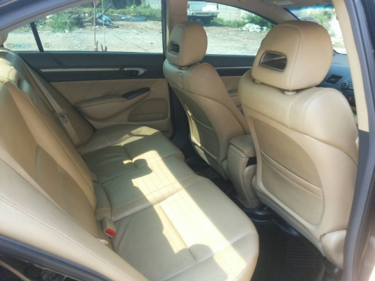 รถเก๋ง HONDA CIVIC ปี 07 เกียร์ออโต้ เบาะหนัง AIRBAG เครื่อง 1800 ราคา 350,000 บ. จัดไฟแนนซ์ได้ 340,000 บ. ดาวน์ 20,000 บ.