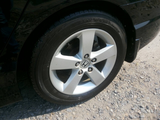 รถเก๋ง HONDA CIVIC ปี 07 เกียร์ออโต้ เบาะหนัง AIRBAG เครื่อง 1800 ราคา 350,000 บ. จัดไฟแนนซ์ได้ 340,000 บ. ดาวน์ 20,000 บ.