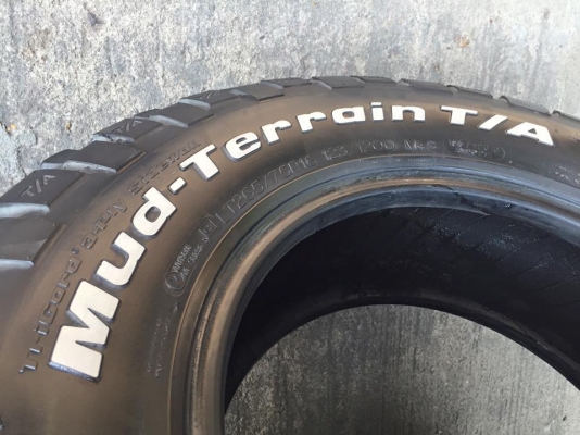 ขาย Bf km2 265/75/16 ดอกยังเหลือ พร้อมใช้