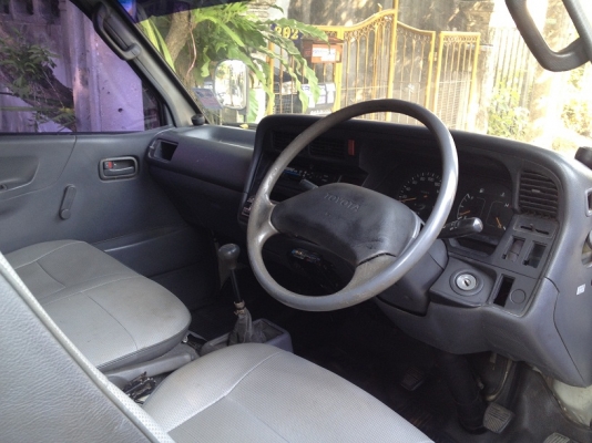 TOYOTA  HIACE เครื่อง 2.0