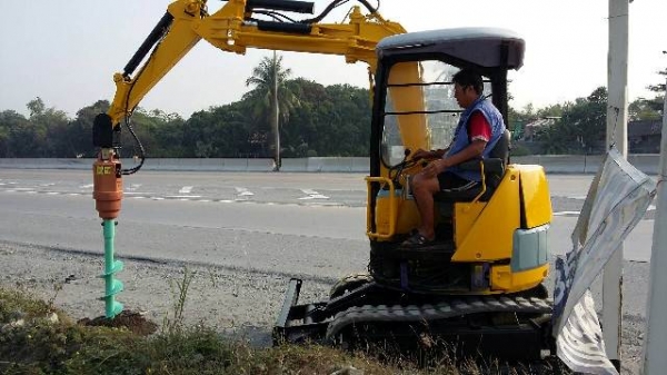 แม็คโครเจาะดิน KOMATSU..PC28UU-2  เครื่องรุ่น 3D84 ราคาเบา ๆ