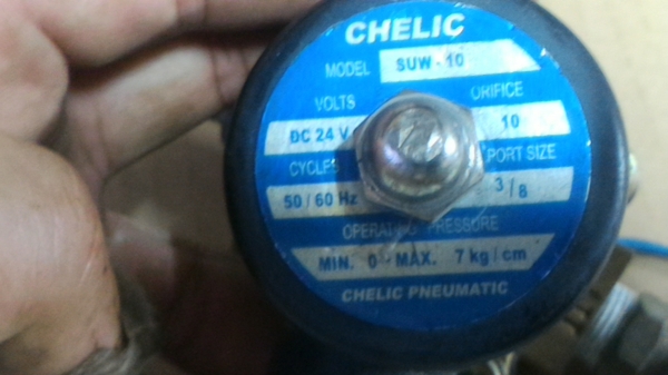 (วาล์วไฟฟ้า 24 V)โซลินอยด์วาล์วแบบเอนกประสงค์  ใช้กับ น้ำ น้ำมัน และแก็ส ได้ ทนแรงได้สูง ขนาดเกลี่ยว 15 มม. ใช้ไฟ DC 24  V.