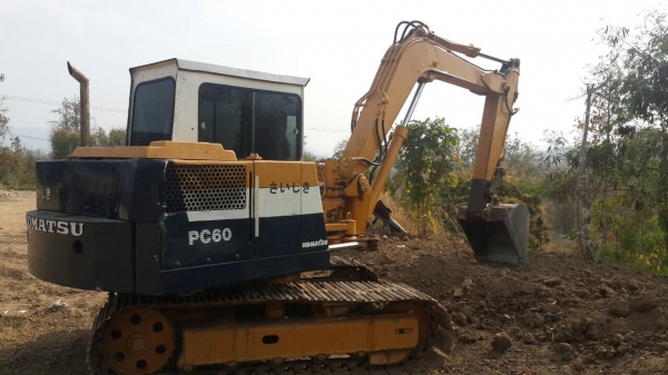 ขายรถแบคโฮKomatsu Pc60-2