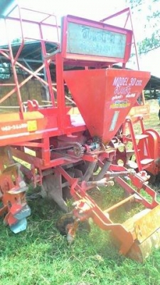 หางปลูกอ้อย70-105แรง2ปี สภาพสวยมากครับ ไม่มีผุ  ร่องใหญ่ หางใหญ่ พร้อมใช้ถังปุ๋ยแสตนเลส ใช้งานได้เลยครับ