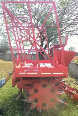 หางปลูกอ้อย70-105แรง2ปี สภาพสวยมากครับ ไม่มีผุ  ร่องใหญ่ หางใหญ่ พร้อมใช้ถังปุ๋ยแสตนเลส ใช้งานได้เลยครับ