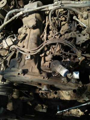 ขายเครื่อง 2L  พร้อมเกียร์ 13000บาท 081-6278866