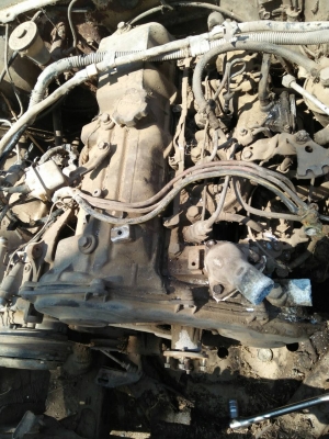 ขายเครื่อง 2L  พร้อมเกียร์ 13000บาท 081-6278866