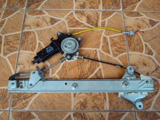 มอเตอร์พร้อมรางยกกระจกไฟฟ้าประตูหลังข้างขวา ของรถ TOYOTA CORONA ST190-ST191 มอเตอร์พร้อมรางยกกระจกไฟฟ้าประตูหลังข้างขวา ของรถ TOYOTA CORONA ST190-ST191