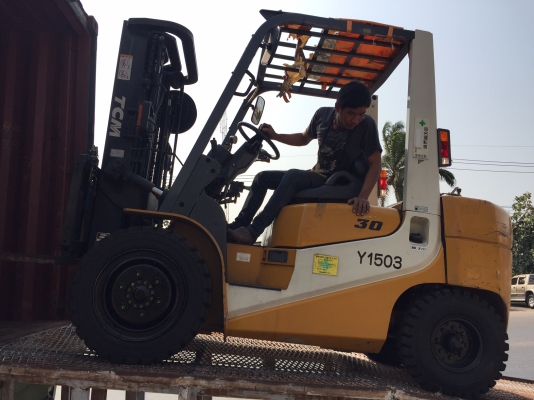 2 ตู้คอนเทนเนอร์  เข้ามาล่าสุดครับ ( รับประกันคุณภาพ 3-6 เดือน ) รถโฟลคลิฟท์ นำเข้าจากญี่ปุ่น แท้ 100\% ( SPECS JAPAN )