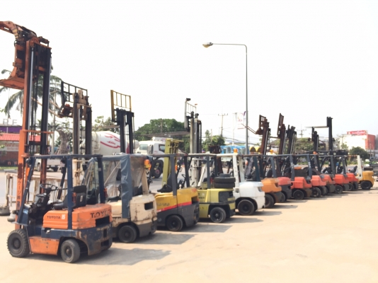 2 ตู้คอนเทนเนอร์  เข้ามาล่าสุดครับ ( รับประกันคุณภาพ 3-6 เดือน ) รถโฟลคลิฟท์ นำเข้าจากญี่ปุ่น แท้ 100\% ( SPECS JAPAN )