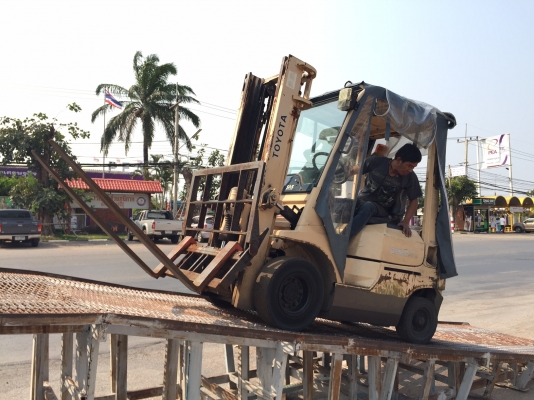 2 ตู้คอนเทนเนอร์  เข้ามาล่าสุดครับ ( รับประกันคุณภาพ 3-6 เดือน ) รถโฟลคลิฟท์ นำเข้าจากญี่ปุ่น แท้ 100\% ( SPECS JAPAN )