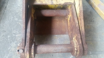 ขาย บูม อาร์มสำหรับ รถขุด PC  200- 300-400 มือสองญี่ปุ่น เหล็กหนาแท้ ทนทาน