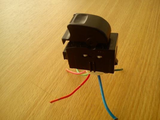 สวิตช์ กดขึ้น ลงกระจก ประตูหน้าข้างขวา ของรถ TOYOTA สวิตช์ กดขึ้น ลงกระจก ประตูหน้าข้างขวา ของรถ TOYOTA