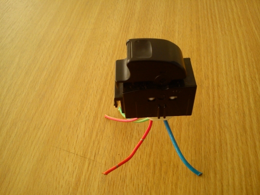 สวิตช์ กดขึ้น ลงกระจก ประตูหน้าข้างขวา ของรถ TOYOTA สวิตช์ กดขึ้น ลงกระจก ประตูหน้าข้างขวา ของรถ TOYOTA