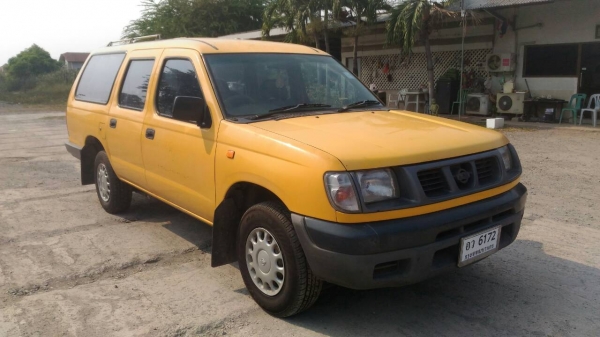 นิสสัน ฟรอนเทียร์ แวน