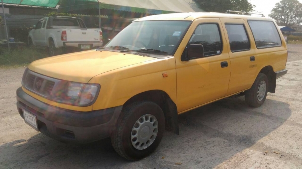 นิสสัน ฟรอนเทียร์ แวน