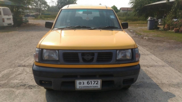 นิสสัน ฟรอนเทียร์ แวน