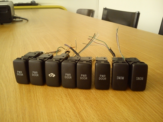 สวิตช์ PWR DOOR SNOW EV ของรถ TOYOTA ของแท้