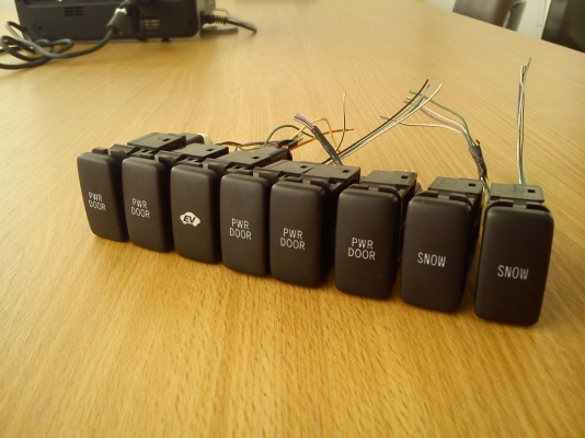 สวิตช์ PWR DOOR SNOW EV ของรถ TOYOTA ของแท้