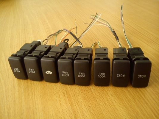 สวิตช์ PWR DOOR SNOW EV ของรถ TOYOTA ของแท้