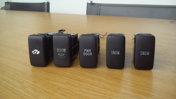 สวิตช์ PWR DOOR SNOW EV ของรถ TOYOTA ของแท้