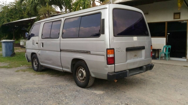 รถตู้ นิสสัน Urvan รถตู้ นิสสัน Urvan