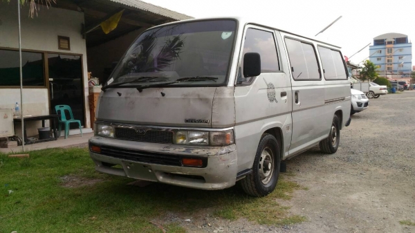 รถตู้ นิสสัน Urvan รถตู้ นิสสัน Urvan