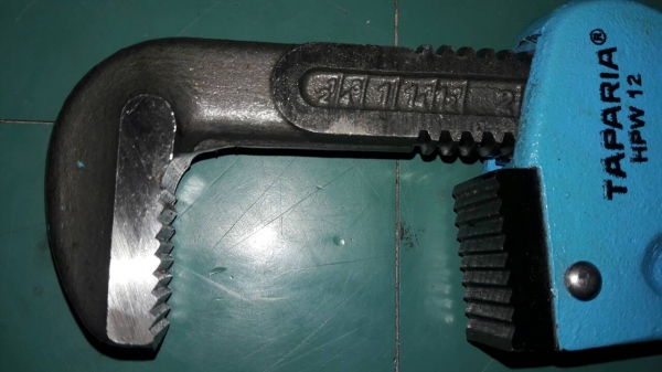 ขายคอม้าขาเดียวทาปาเรียขนาด12" งานเก่าเก็บหลายปีเหล็กดี