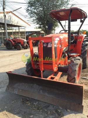 L4708 ตัวรถพร้อมใบดัน มือสอง ใช้งาน 670 ชั่วโมง ปี 2556  ดาวน์ 5,000 บาท