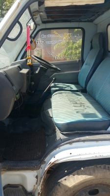 หกล้อ ISUZU NKR กระบะยาว 4 เมตร