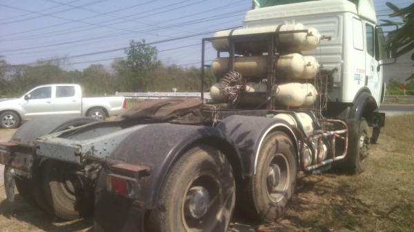 หัวลากเบนช์ ปื2538 ใช้ เครื่องทื่ผลิตมาสำหรับก๊าชNGVโดยเฉพาะ  เดิมเปน2เพลาแต่ทำเปนเพลาเดืยวแท่นโบกื้เดิม  เกืยร์ZF รถพร้อมใช้งาน สนใจติดต่อ 0835601591  หรือ 0903494058