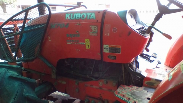 รถไถ2เพลา KUBOTA M7040 70แรง 4WD ปี51 เครื่อง/เกียร์/ปั้ม เดิม แน่น แรงดี ไฮฯหน้า-หลังปกติ บอดี้เดิม ยางพอใช้ พร้อมดัน+ผาน3 สภาพใช้งานได้ ตามสภาพ เล่มทะเบียนครบ **ขาย KUBOTA M7040 4WD 70HP รถไถ2เพลา พร้อมอุปกรณ์2ชิ้น ตามสภาพ มีเล่มทะ รถไถ2เพลา KUBOTA M7040 70แรง 4WD ปี51 เครื่อง/เกียร์/ปั้ม เดิม แน่น แรงดี ไฮฯหน้า-หลังปกติ บอดี้เดิม ยางพอใช้ พร้อมดัน+ผาน3 สภาพใช้งานได้ ตามสภาพ เล่มทะเบียนครบ **ขาย KUBOTA M7040 4WD 70HP รถไถ2เพลา พร้อมอุปกรณ์2ชิ้น ตามสภาพ มีเล่มทะ