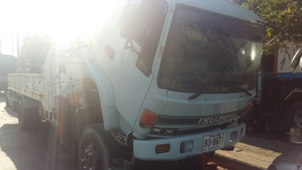 หกล้อ อีซูซุ ร็อค FTR195นางฟ้า เครน 3.5ตัน 4ปอก 3ชัก กะบะเหล็อกยาว7.20ม พร้อมใช้งาน ทะเบียนภาษีเต็ม พร้อมโอน หกล้อ อีซูซุ ร็อค FTR195นางฟ้า เครน 3.5ตัน 4ปอก 3ชัก กะบะเหล็อกยาว7.20ม พร้อมใช้งาน ทะเบียนภาษีเต็ม พร้อมโอน