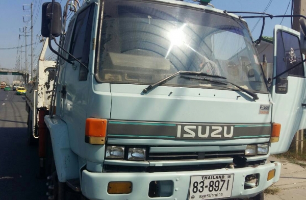 หกล้อ อีซูซุ ร็อค FTR195นางฟ้า เครน 3.5ตัน 4ปอก 3ชัก กะบะเหล็อกยาว7.20ม พร้อมใช้งาน ทะเบียนภาษีเต็ม พร้อมโอน หกล้อ อีซูซุ ร็อค FTR195นางฟ้า เครน 3.5ตัน 4ปอก 3ชัก กะบะเหล็อกยาว7.20ม พร้อมใช้งาน ทะเบียนภาษีเต็ม พร้อมโอน