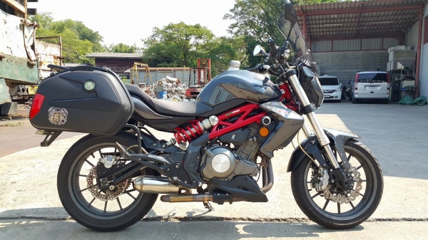 TNT300 2015 วิ่งน้อย แต่งจัดเต็ม สวยมากๆ ต่อรองได้จ้า