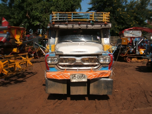 ขายรถบรรทุกสิบล้อ หัวยาว อีซูซุ เพลาเดียว เครื่องยนต์ฮีโน่ EH700 168 แรงม้า สภาพดีพร้อมใช้งาน